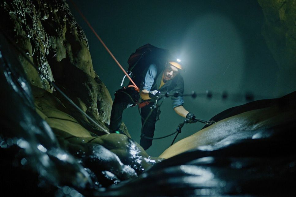 IN DER GRÖSSTEN HÖHLE DER WELT: Die abenteuerliche Suche nach dem Schlüssel für seine Schatzkiste führt Checker Tobi (Tobias Krell) an die aufregendsten Orte des Erdballs. Foto: Megaherz Film und Fernsehen