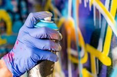 SPRÜHEN AUSDRÜCKLICH ERLAUBT: Am Dienstag, 3. September lernen die Workshop-Teilnehmer unter fachkundiger Anleitung die Kunst des Graffiti.Foto: stock.adobe.com/Mihail