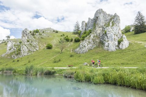 KEIN SCHÖNER LAND: Das Eselsburger Tal ist nur eine der vielen markanten Sehenswürdigkeiten auf den Fernradwegen im Geopark Schwäbische Alb. Drei mehr als abwechslungsreiche, unterschiedlich lange Radwege können abgefahren werden.